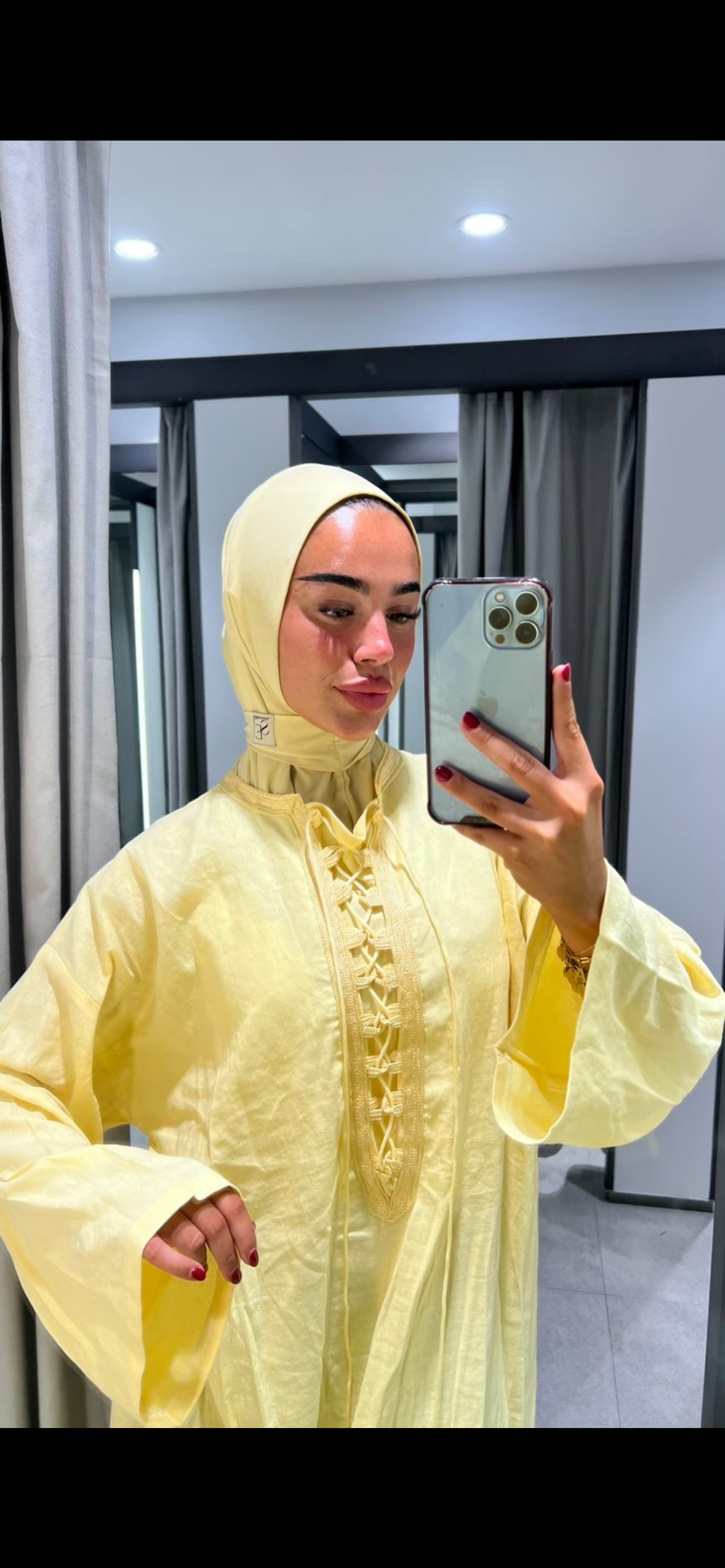Robe avec laçage et empiècements de sfifa