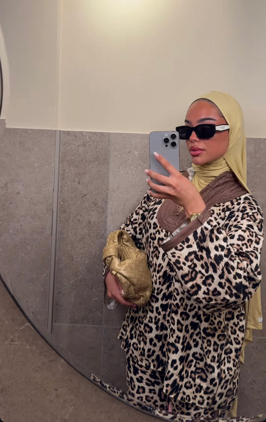 Ensemble oversize en lin imprimé léopard avec empiècements de sfifa marocaine