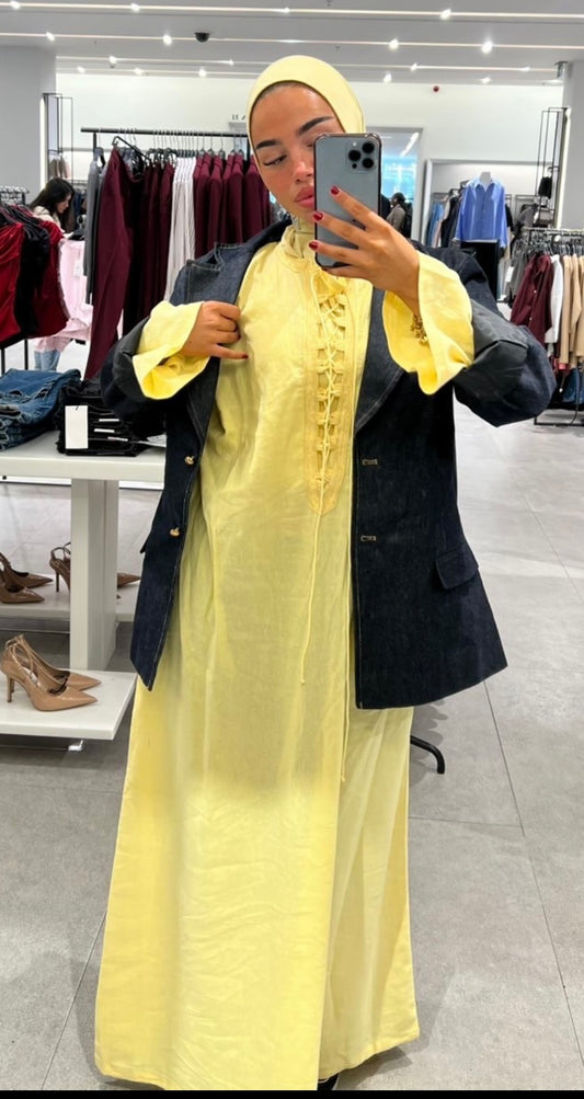 Robe avec laçage et empiècements de sfifa