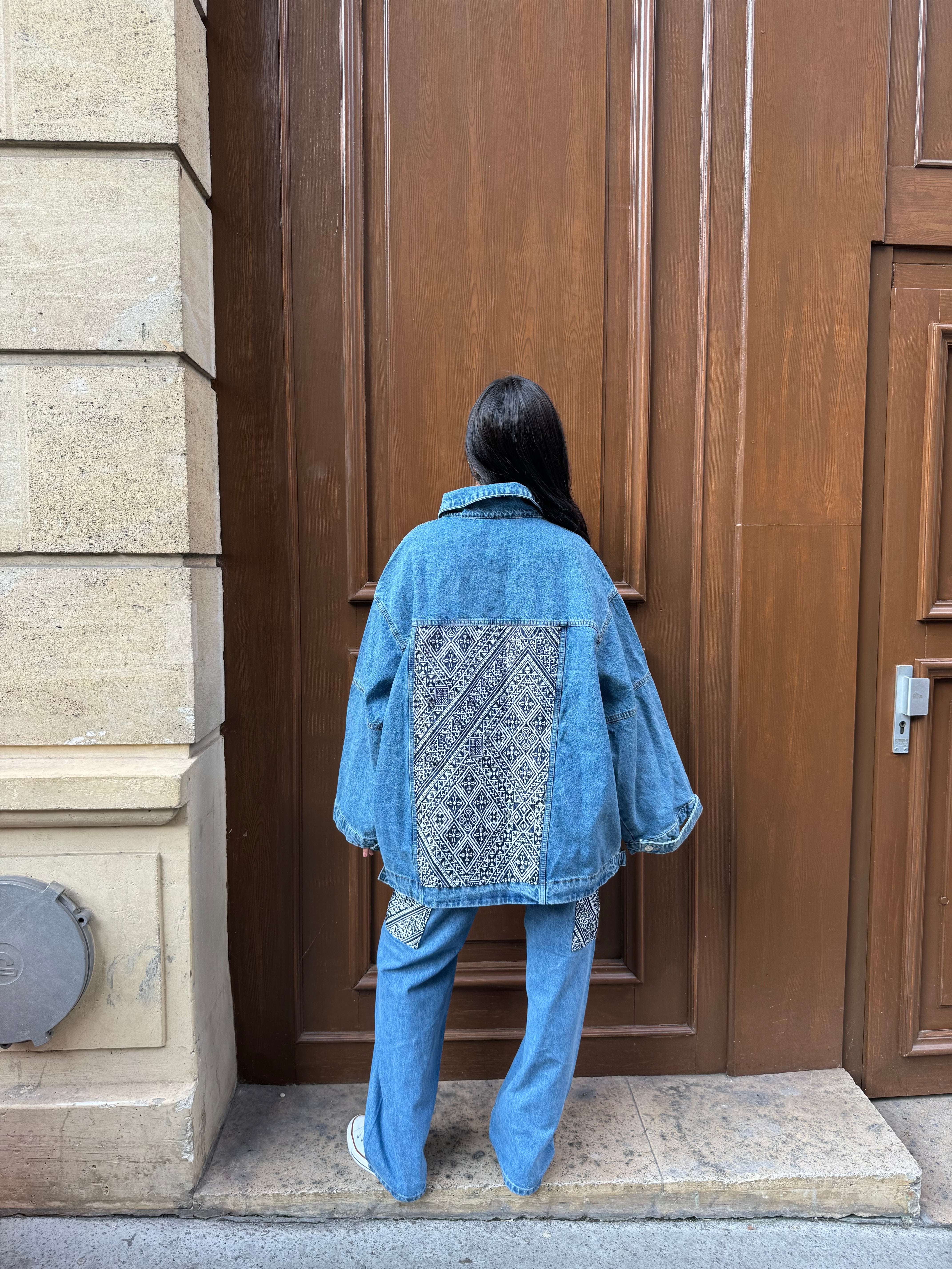 VESTE EN JEAN OVERSIZE EMPIÈCEMENT BROCART